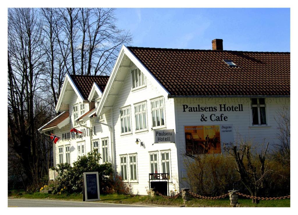 Paulsens Hotel Lyngdal Exterior foto