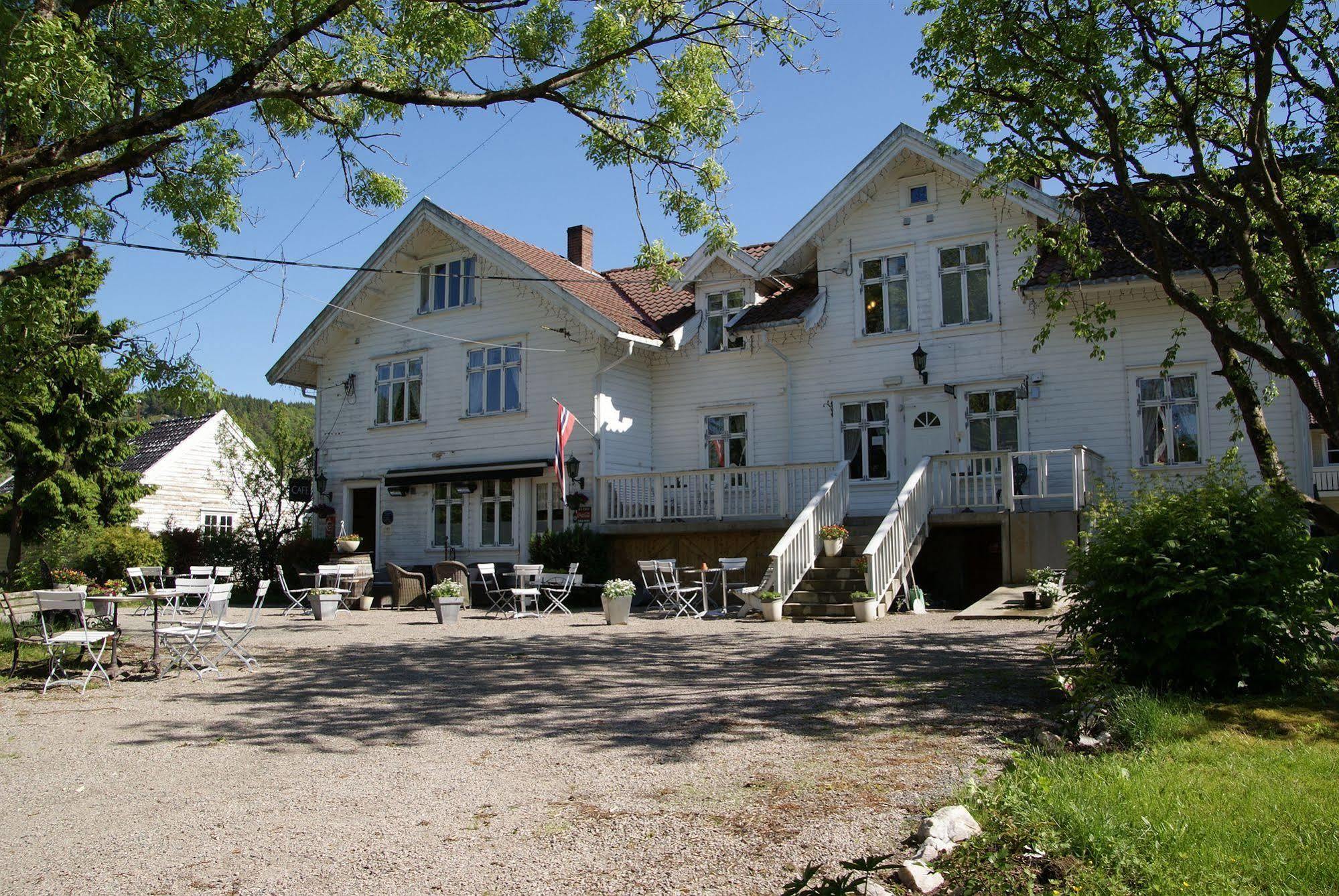 Paulsens Hotel Lyngdal Exterior foto