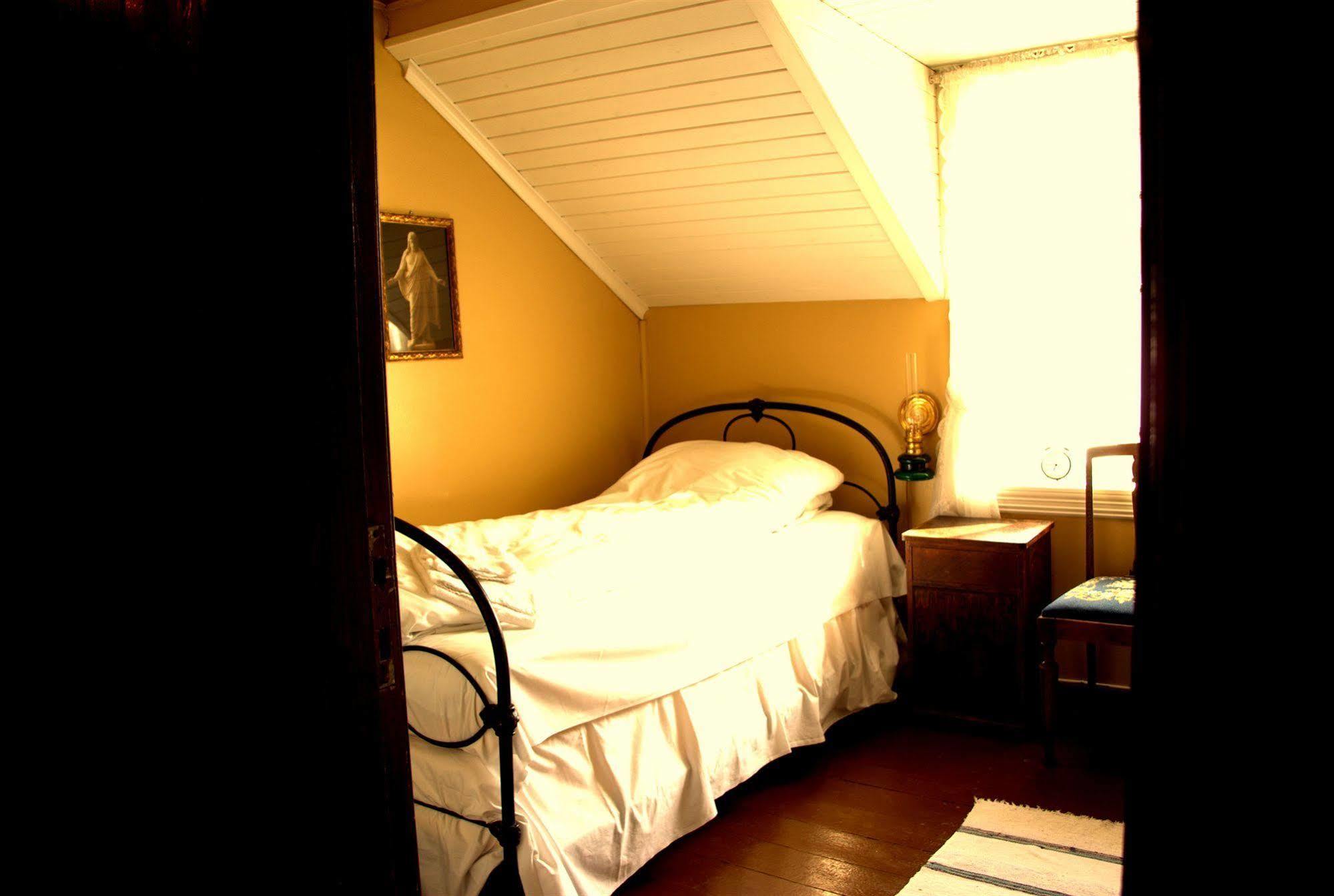 Paulsens Hotel Lyngdal Exterior foto
